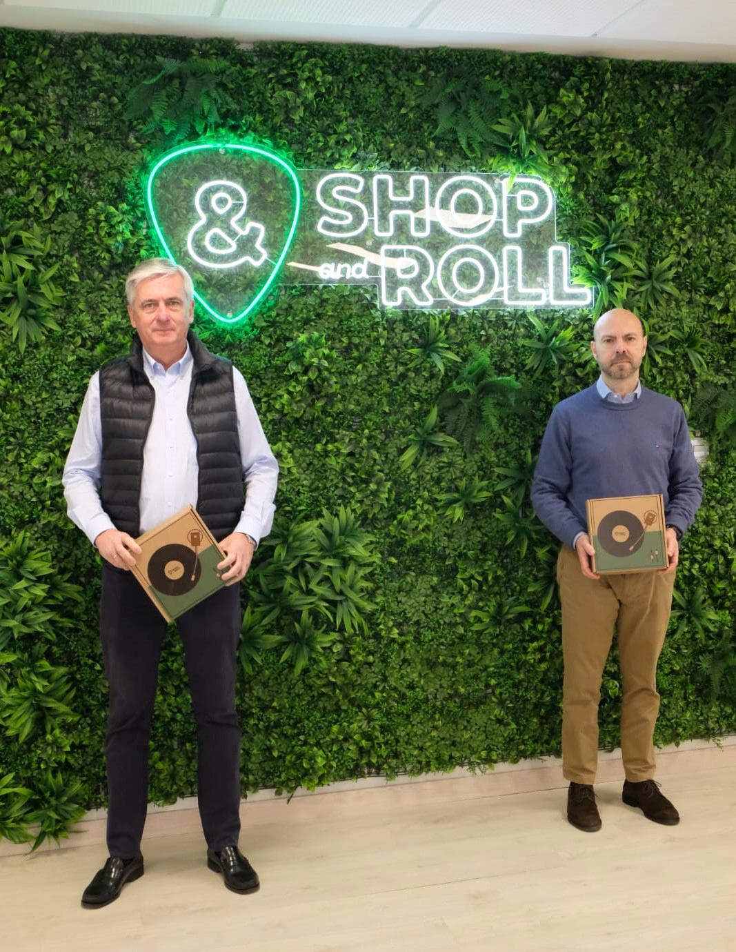 SHOP&ROLL
