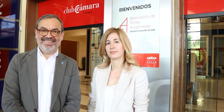 Belinda Pallás, presidenta, y Rogelio Cuairán, tesorero de la Asociación de Ferias Aragonesas, en el Very Welcome realizado por Club Cámara