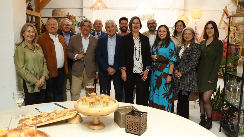 Foto de los asistentes en el 'De La Crème' sobre empresa familiar en Aragón