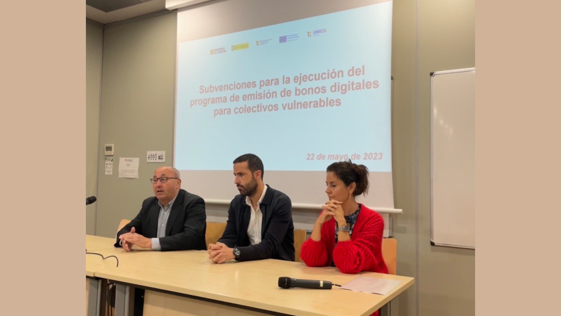 Embou impulsan el Bono Digital de 240€ para colectivos vulnerables