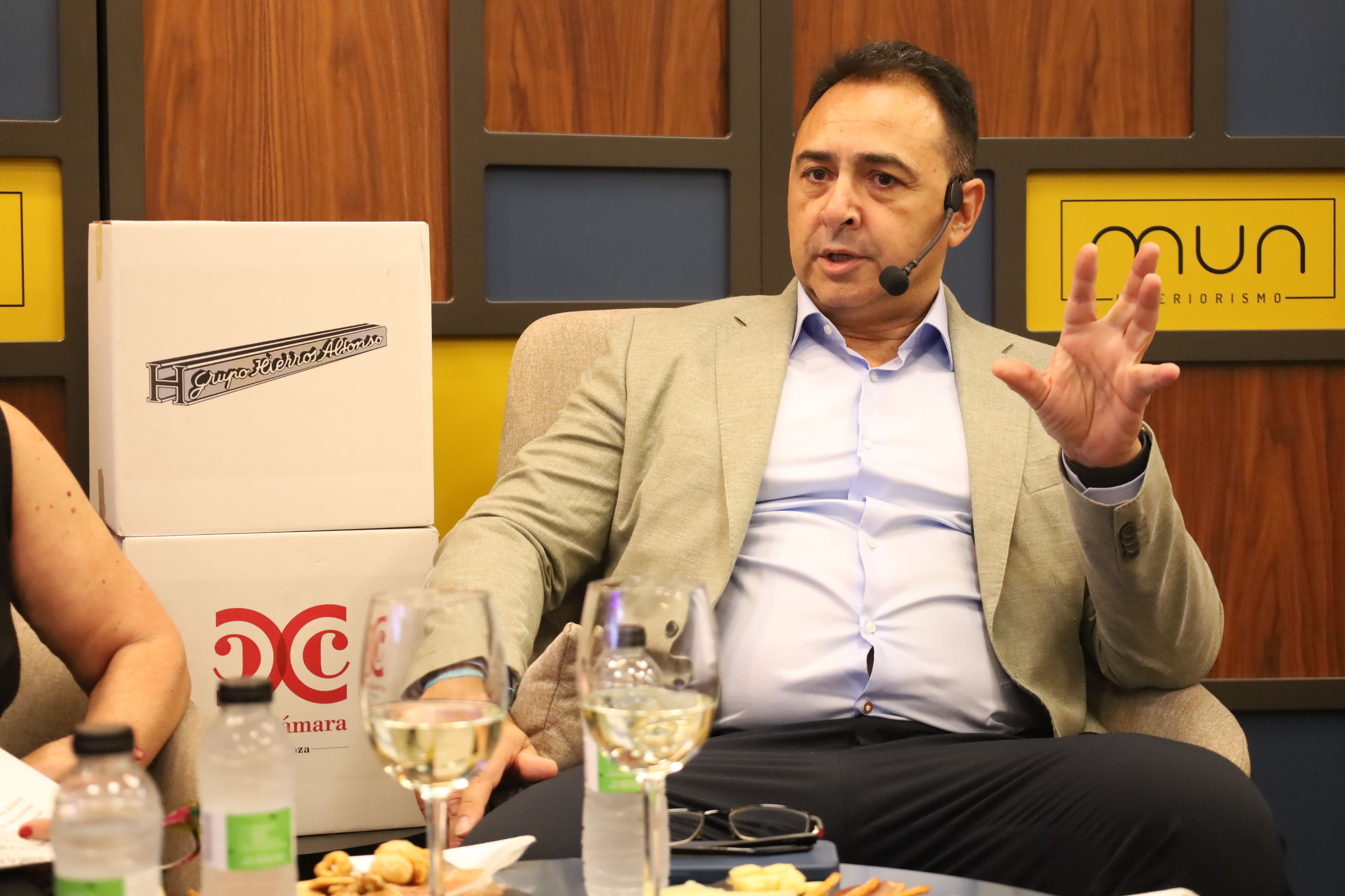 Conocemos más sobre Daniel Álvarez, presidente del Clúster de la Salud de Aragón, en este Vermú Club del Club Cámara Zaragoza.