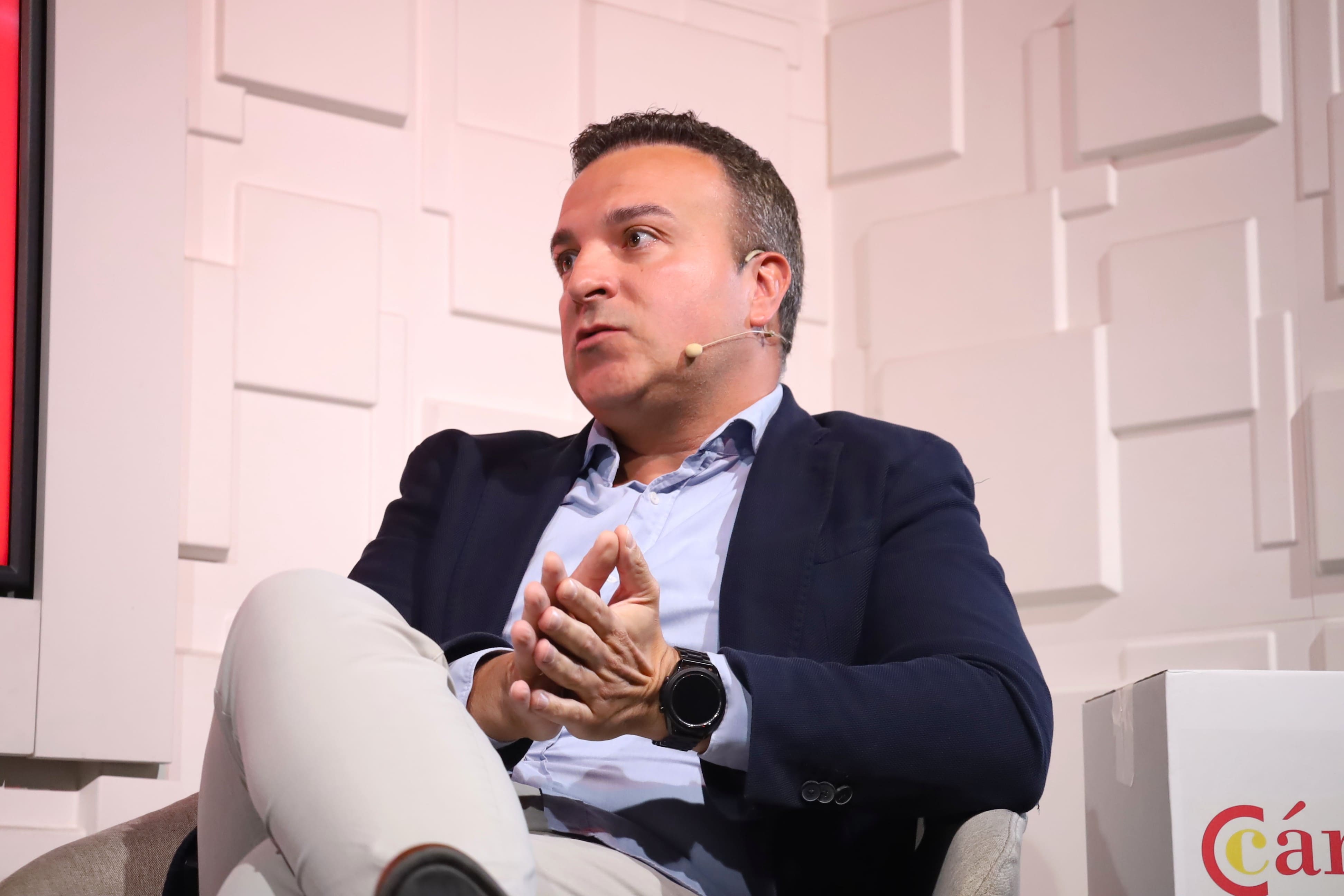 Miguel Ángel Gimeno, director de marketing de SCATI, e Isabel Royo, directora de marketing de Dagartech, conversan sobre los sobre los desafíos del marketing B2B